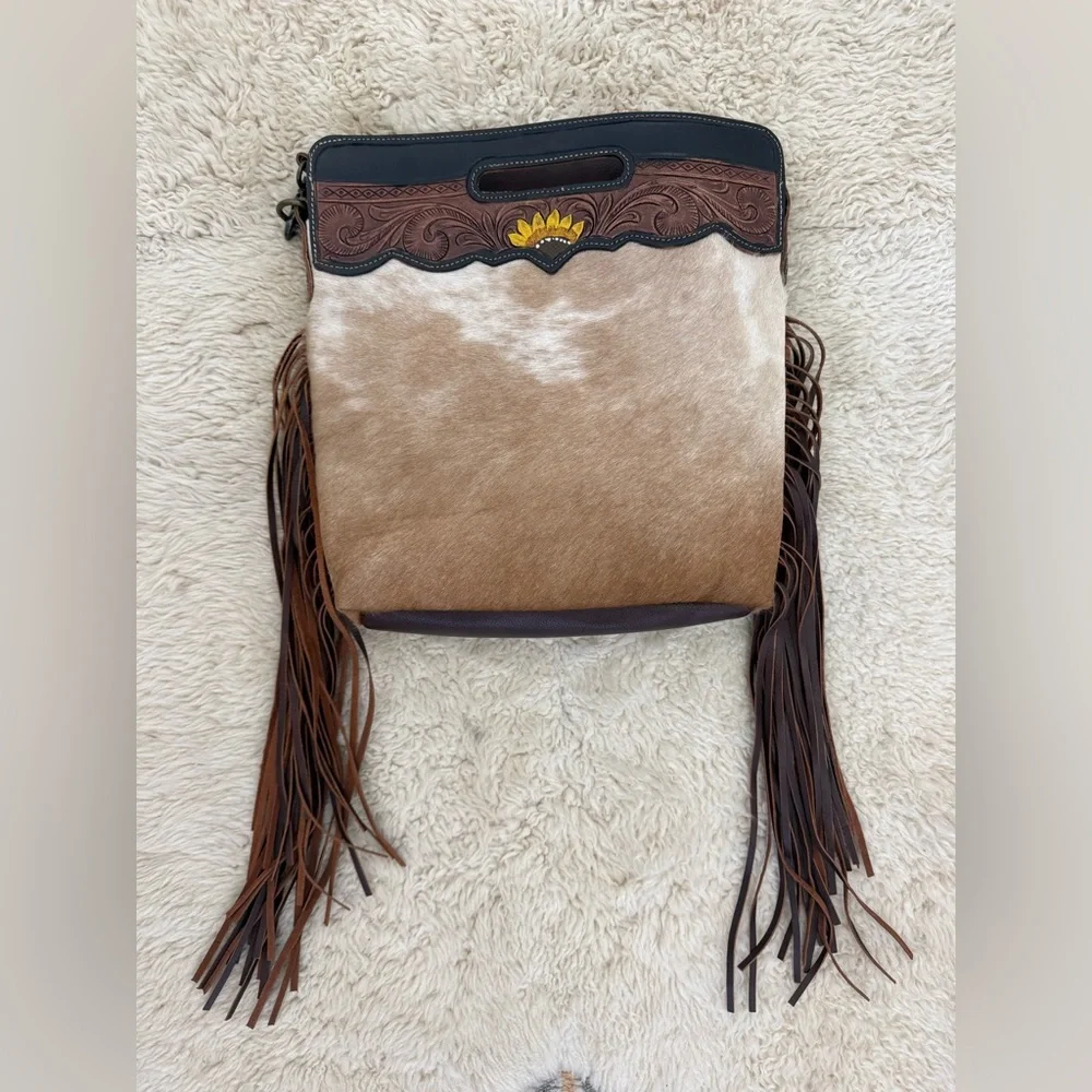 Fringe Cowhide Purse - Picture 3 of 7
